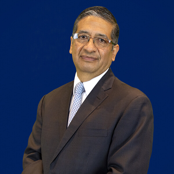 Mtro. Ernesto Toris Fortanel